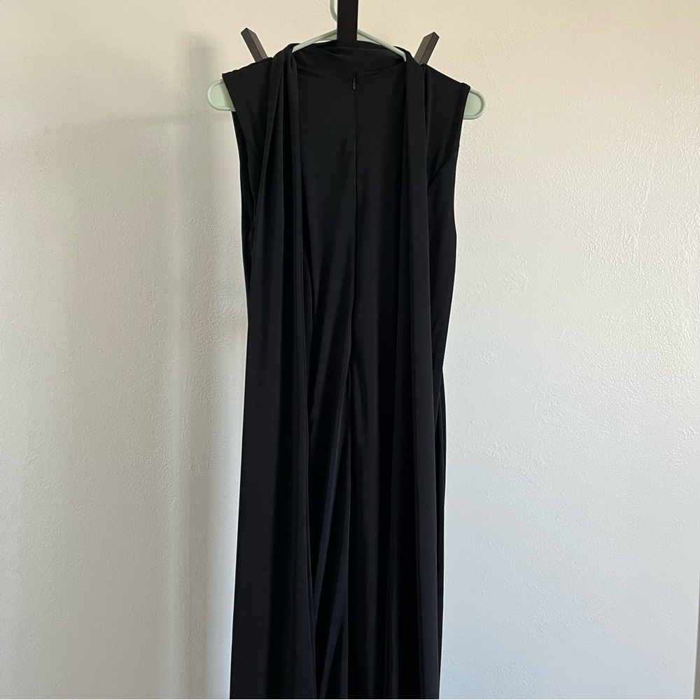 Meshki Wisteria Elegant Black Sleeveless Evening Gown with Scarf - M, black - Picture 9 of 11
